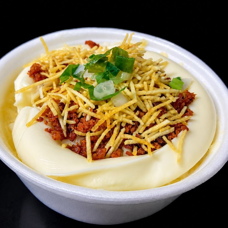 BATATA RECHEADA COM STROGONOFF DE CARNE C. (FILÉ MIGNON)